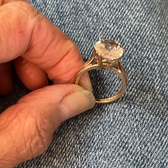 Vintage Rose Gold Ring with Pink Stone - Picture 2 of 5